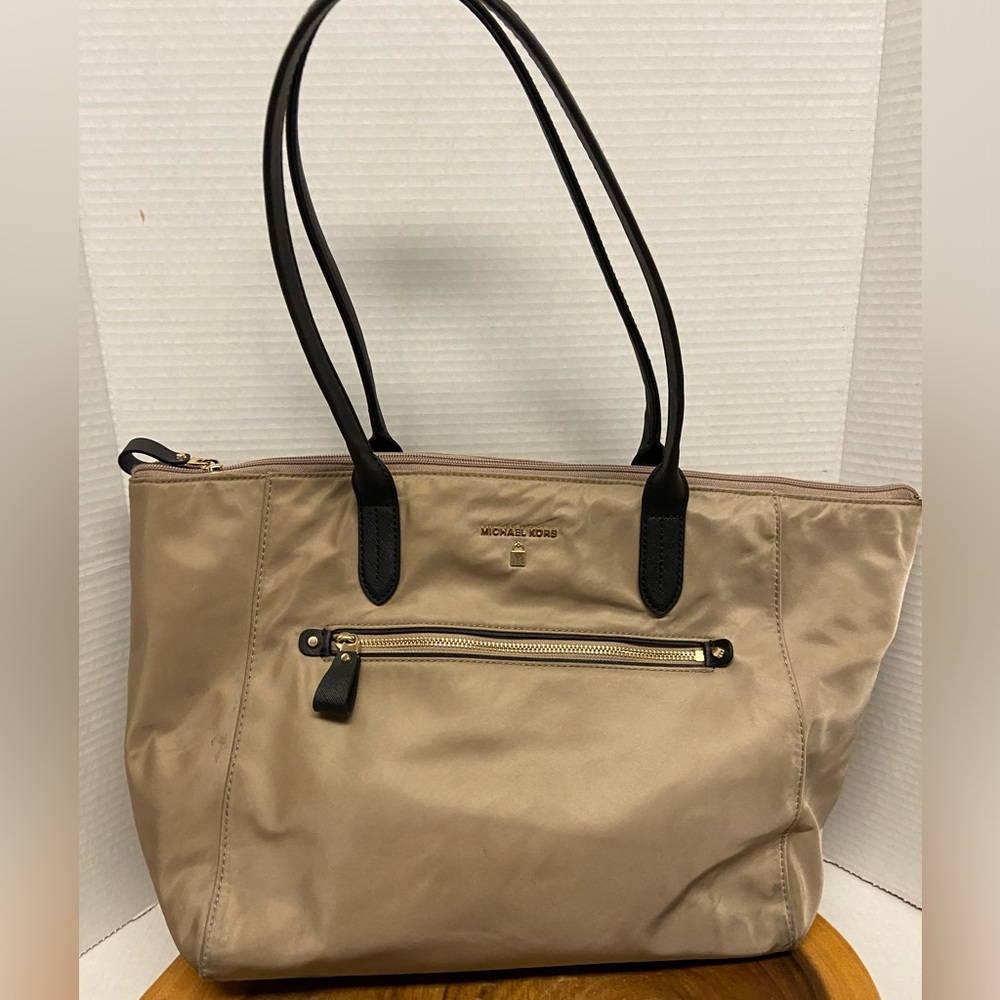 Michael Kors Travel Suitcase Bag - Picture 1 of 11